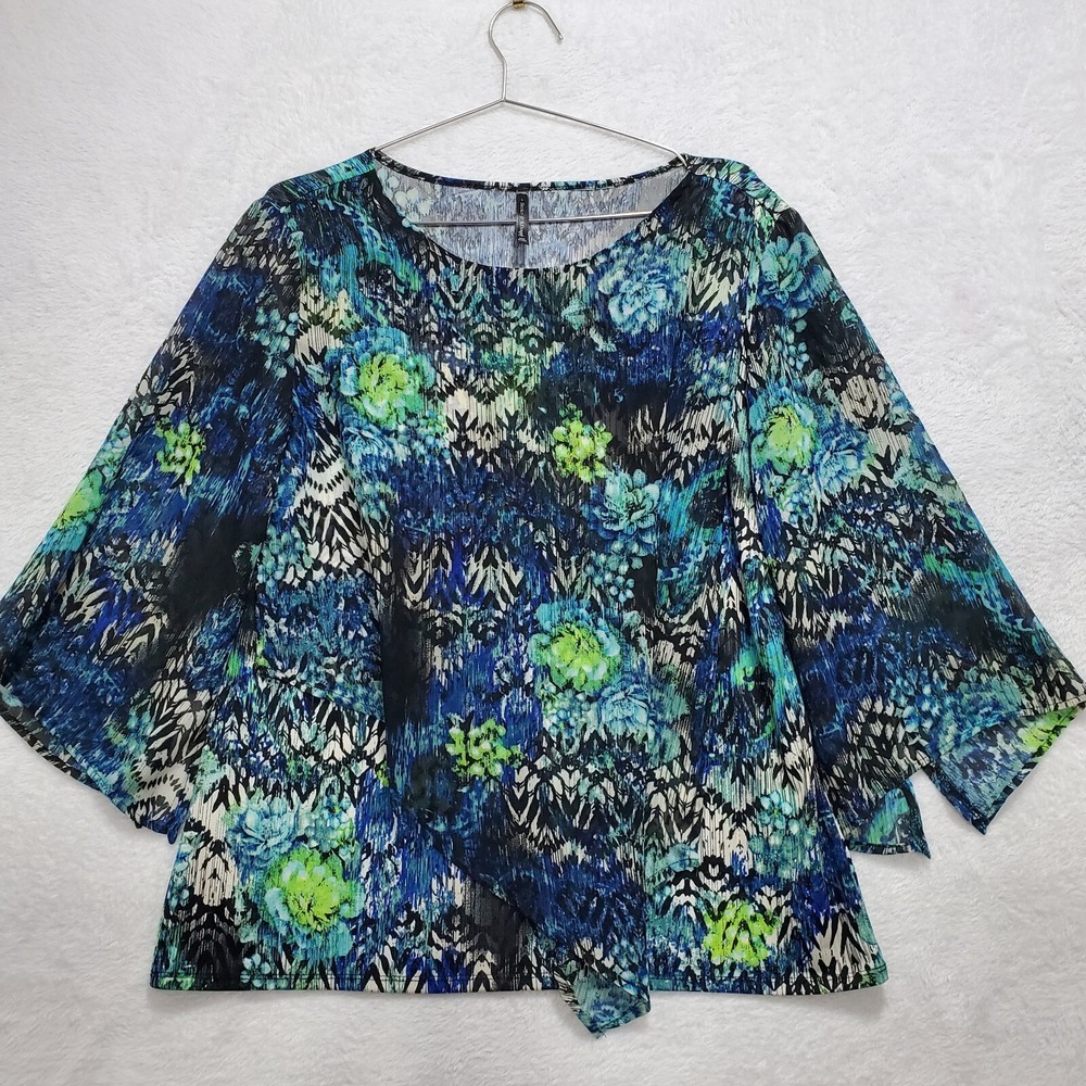 Bleeker & Mcdougal Top Women's L Blue Floral Geometric 3/4 Sleeves‎ Round Neck